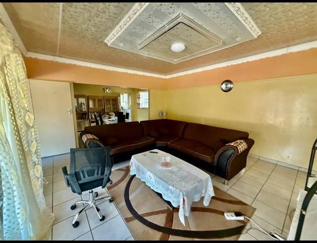 3 BEDROOM HOUSE FOR SALE IN VANDERBIJLPARK CE 3